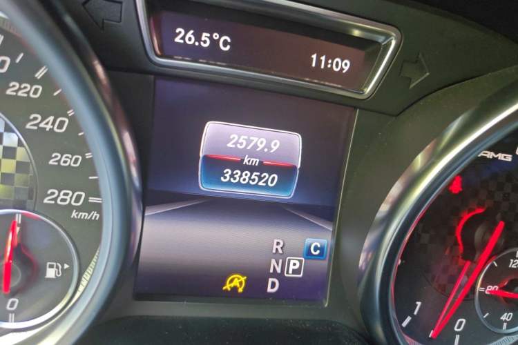 Used Mercedes-Benz GLE AMG 2017 AMG GLE 43 4MATIC Odometer Close Up