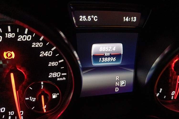 Used Mercedes-Benz GLE AMG 2017 AMG GLE 43 4MATIC Odometer Close Up