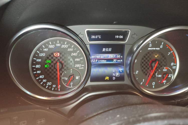Used Mercedes-Benz GLE AMG 2017 AMG GLE 43 4MATIC Odometer Close Up