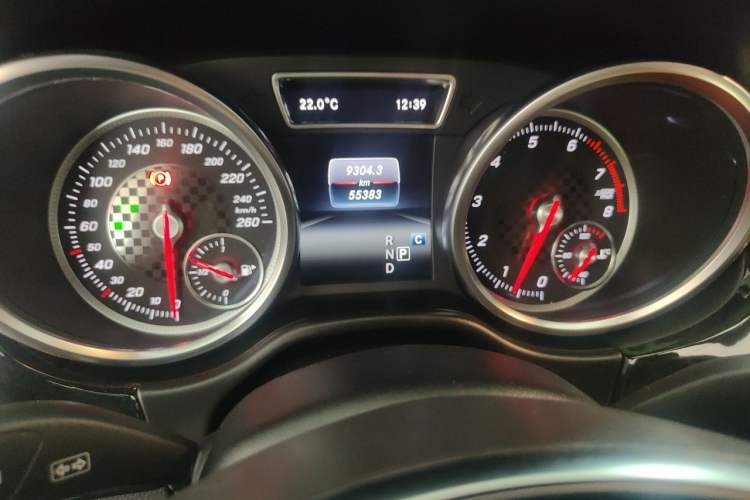 Used Mercedes-Benz GLE AMG 2017 AMG GLE 43 4MATIC Odometer Close Up