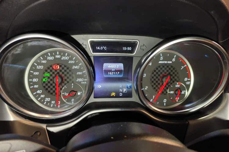 Used Mercedes-Benz GLE AMG 2017 AMG GLE 43 4MATIC Odometer Close Up