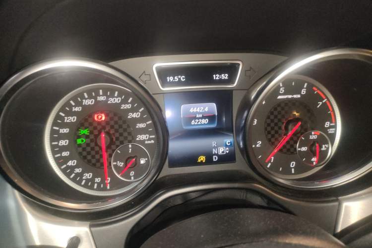 Used Mercedes-Benz GLE AMG 2017 AMG GLE 43 4MATIC Odometer Close Up