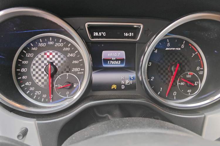 Used Mercedes-Benz GLE AMG 2017 AMG GLE 43 4MATIC Odometer Close Up
