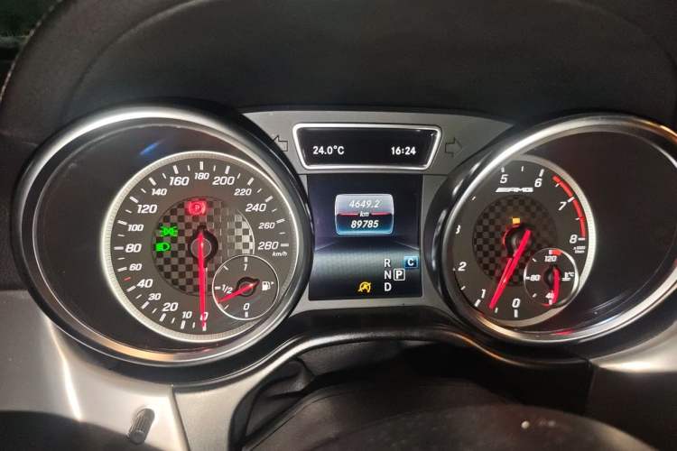 Used Mercedes-Benz GLE AMG 2017 AMG GLE 43 4MATIC Odometer Close Up