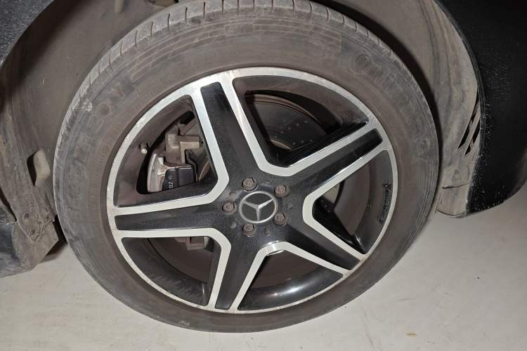 Used Mercedes-Benz GLE AMG 2017 AMG GLE 43 4MATIC Right Front Wheel Hub