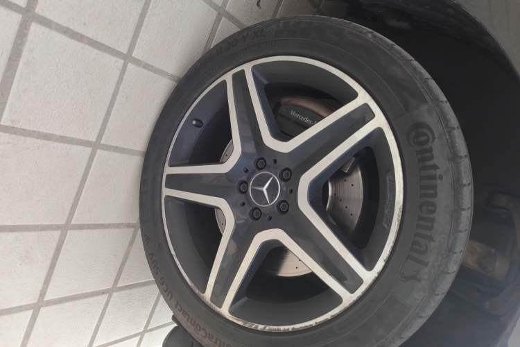 Used Mercedes-Benz GLE AMG 2017 AMG GLE 43 4MATIC Right Front Wheel Hub