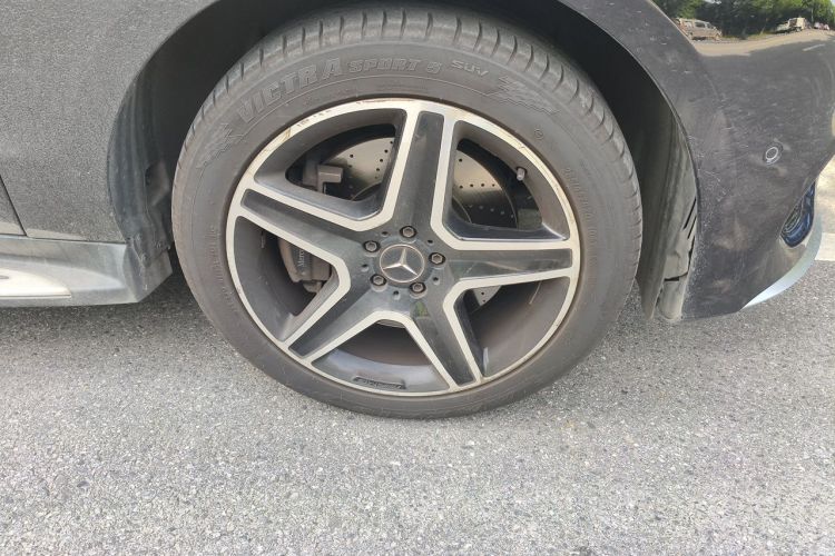 Used Mercedes-Benz GLE AMG 2017 AMG GLE 43 4MATIC Right Front Wheel Hub