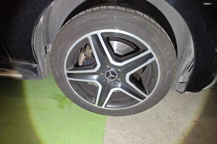 Used Mercedes-Benz GLE AMG 2017 AMG GLE 43 4MATIC Right Front Wheel Hub