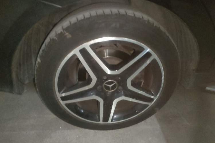 Used Mercedes-Benz GLE AMG 2017 AMG GLE 43 4MATIC Right Front Wheel Hub