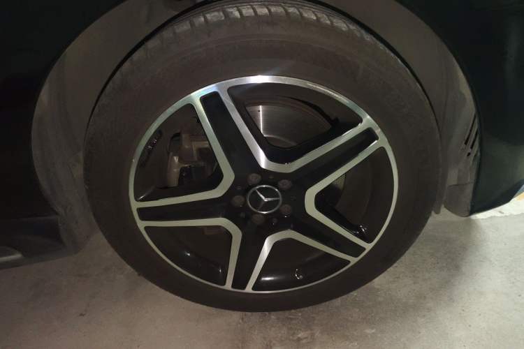 Used Mercedes-Benz GLE AMG 2017 AMG GLE 43 4MATIC Right Front Wheel Hub