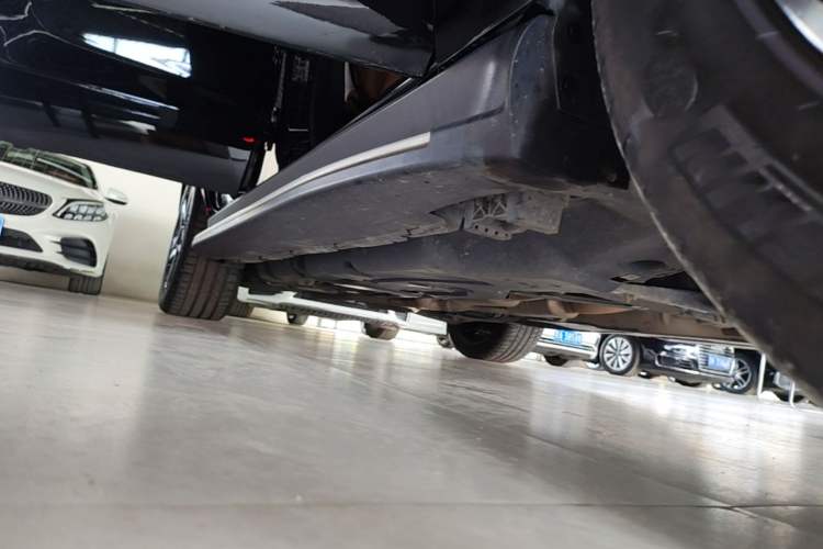 Used Mercedes-Benz GLE AMG 2017 AMG GLE 43 4MATIC Right Side Sill