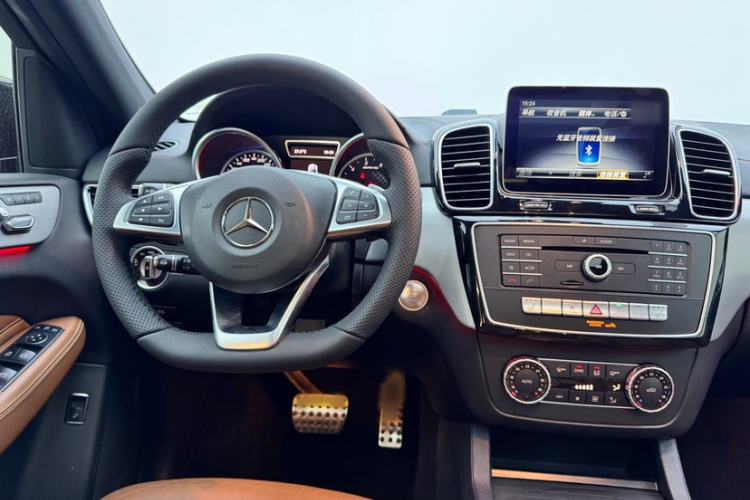 Used Mercedes-Benz GLE AMG 2017 AMG GLE 43 4MATIC Interior 3