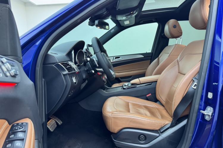 Used Mercedes-Benz GLE AMG 2017 AMG GLE 43 4MATIC Interior 4