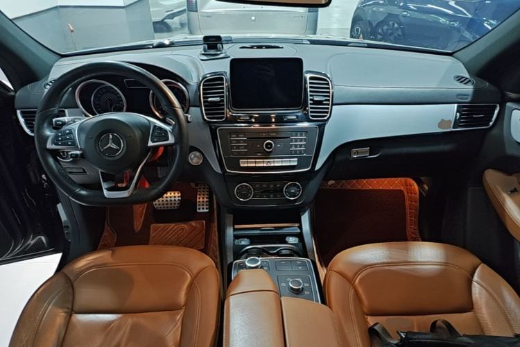 Used Mercedes-Benz GLE AMG 2017 AMG GLE 43 4MATIC Center Console