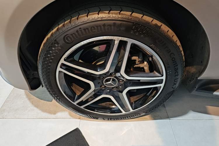 Used Mercedes-Benz GLE AMG 2017 AMG GLE 43 4MATIC Left Front Wheel Hub