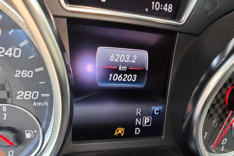 Used Mercedes-Benz GLE AMG 2017 AMG GLE 43 4MATIC Odometer Close Up