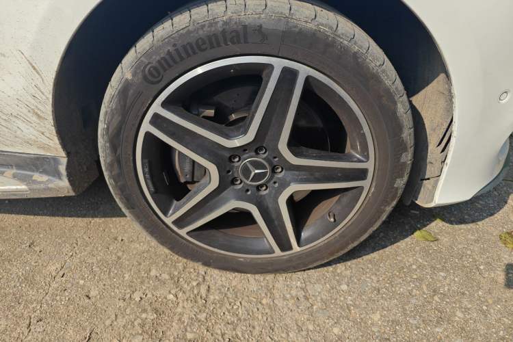 Used Mercedes-Benz GLE AMG 2017 AMG GLE 43 4MATIC Right Front Wheel Hub
