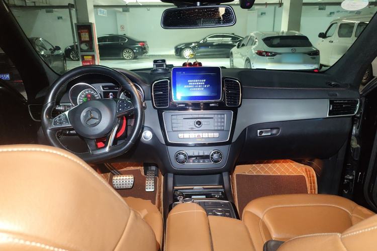 Used Mercedes-Benz GLE AMG 2017 AMG GLE 43 4MATIC Center Console