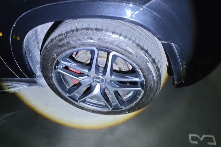 Used Mercedes-Benz GLE AMG 2020 AMG GLE 53 4MATIC+ Right Front Wheel Hub