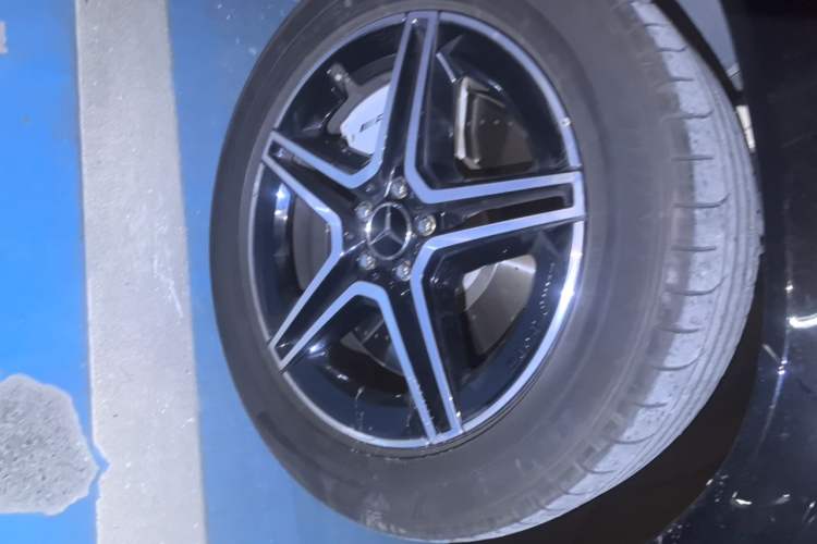 Used Mercedes-Benz GLE AMG 2020 AMG GLE 53 4MATIC+ Right Front Wheel Hub