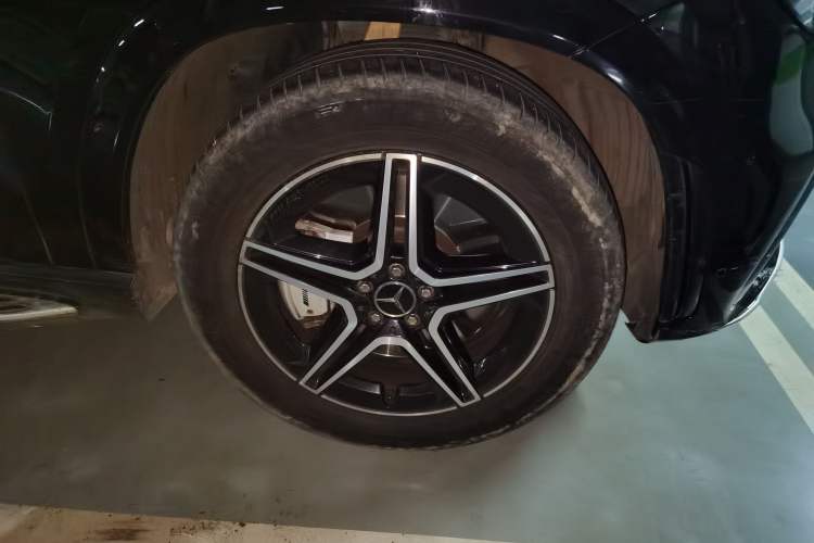 Used Mercedes-Benz GLE AMG 2020 AMG GLE 53 4MATIC+ Right Front Wheel Hub
