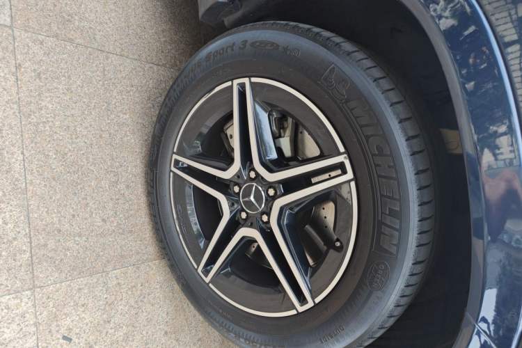 Used Mercedes-Benz GLE AMG 2020 AMG GLE 53 4MATIC+ Right Front Wheel Hub