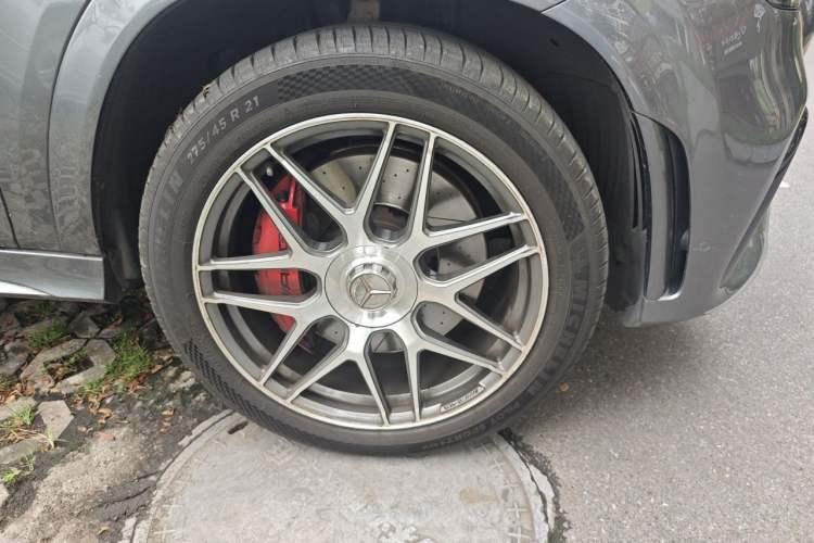 Used Mercedes-Benz GLE AMG 2020 AMG GLE 53 4MATIC+ Right Front Wheel Hub