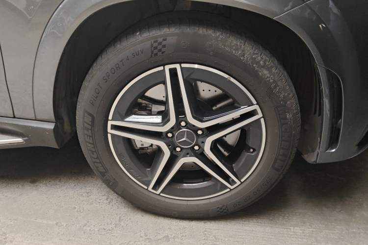 Used Mercedes-Benz GLE AMG 2020 AMG GLE 53 4MATIC+ Right Front Wheel Hub
