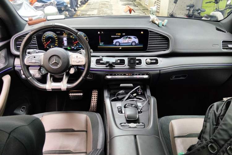 Used Mercedes-Benz GLE AMG 2020 AMG GLE 53 4MATIC+ Center Console