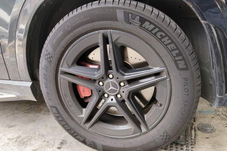 Used Mercedes-Benz GLE AMG 2020 AMG GLE 53 4MATIC+ Right Front Wheel Hub