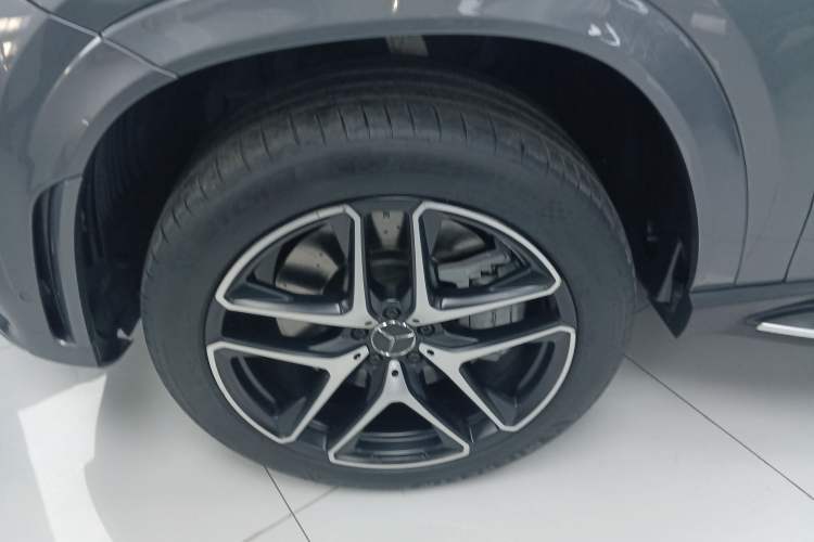 Used Mercedes-Benz GLE AMG 2020 AMG GLE 53 4MATIC+ Left Front Wheel Hub