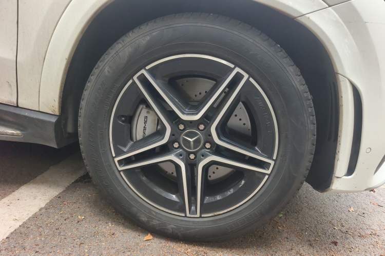 Used Mercedes-Benz GLE AMG 2020 AMG GLE 53 4MATIC+ Right Front Wheel Hub