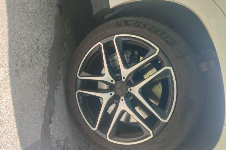 Used Mercedes-Benz GLE AMG 2020 AMG GLE 53 4MATIC+ Right Front Wheel Hub