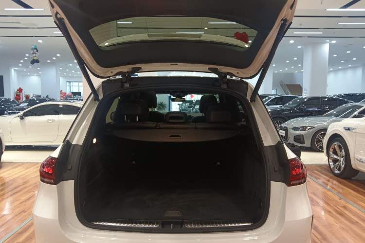 Used Mercedes-Benz GLE AMG 2020 AMG GLE 53 4MATIC+ Trunk
