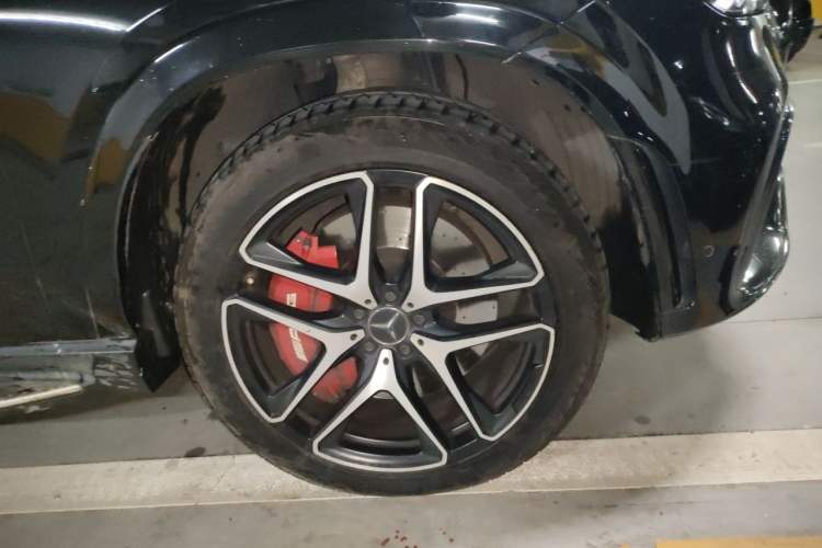 Used Mercedes-Benz GLE AMG  Right Front Wheel Hub