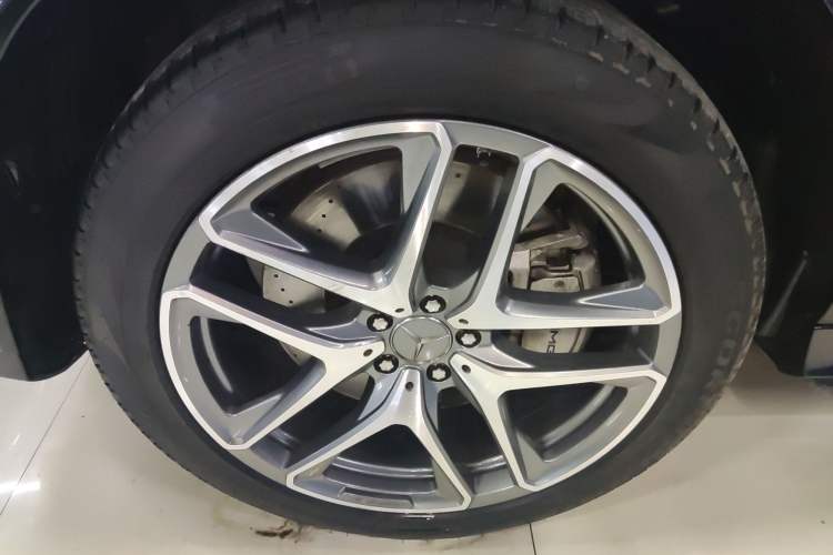 Used Mercedes-Benz GLE AMG 2022 AMG GLE 53 4MATIC+ Left Front Wheel Hub