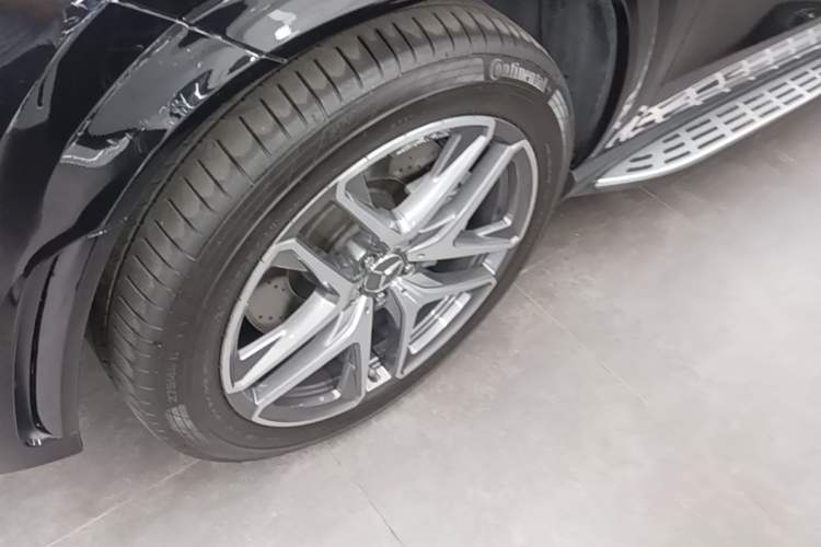 Used Mercedes-Benz GLE AMG 2022 AMG GLE 53 4MATIC+ Left Front Wheel Hub