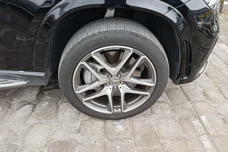 Used Mercedes-Benz GLE AMG 2022 AMG GLE 53 4MATIC+ Right Front Wheel Hub