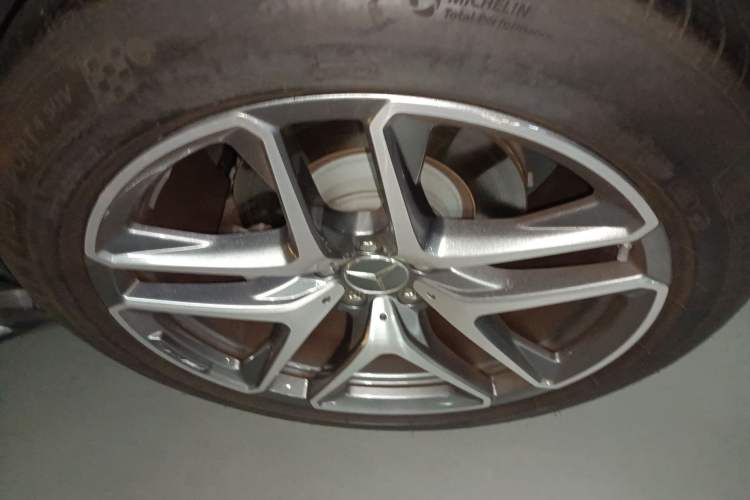 Used Mercedes-Benz GLE AMG 2022 AMG GLE 53 4MATIC+ Right Front Wheel Hub
