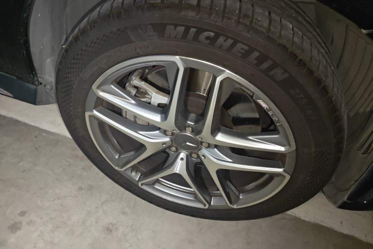 Used Mercedes-Benz GLE AMG 2022 AMG GLE 53 4MATIC+ Right Front Wheel Hub
