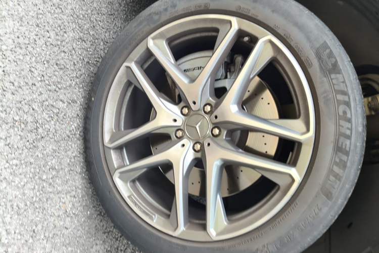 Used Mercedes-Benz GLE AMG 2022 AMG GLE 53 4MATIC+ Right Front Wheel Hub