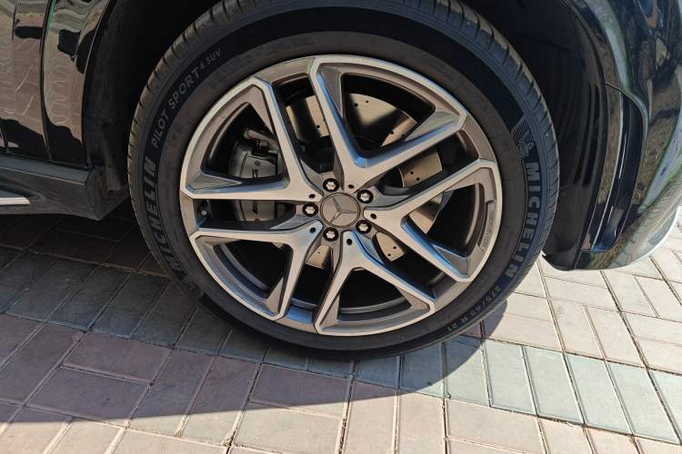 Used Mercedes-Benz GLE AMG 2022 AMG GLE 53 4MATIC+ Right Front Wheel Hub