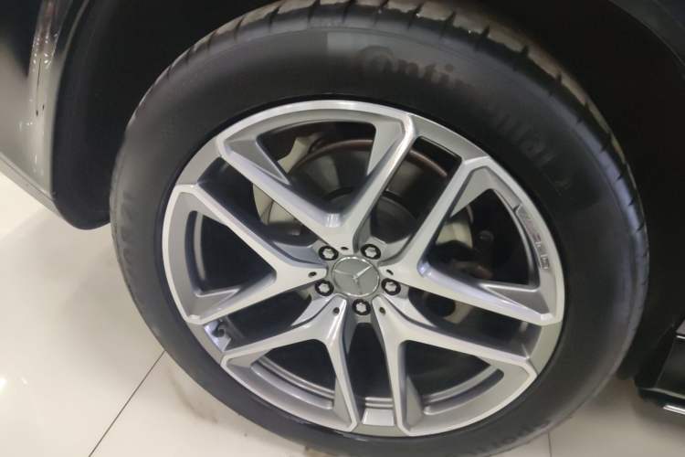 Used Mercedes-Benz GLE AMG 2022 AMG GLE 53 4MATIC+ Right Rear Wheel Hub