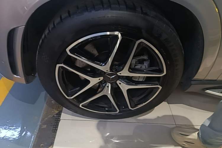 Used Mercedes-Benz GLE AMG 2022 AMG GLE 53 4MATIC+ Left Front Wheel Hub