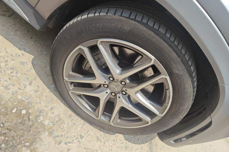Used Mercedes-Benz GLE AMG 2022 AMG GLE 53 4MATIC+ Right Front Wheel Hub