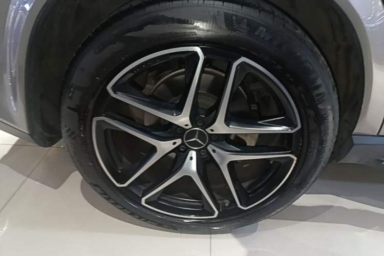 Used Mercedes-Benz GLE AMG 2022 AMG GLE 53 4MATIC+ Right Rear Wheel Hub