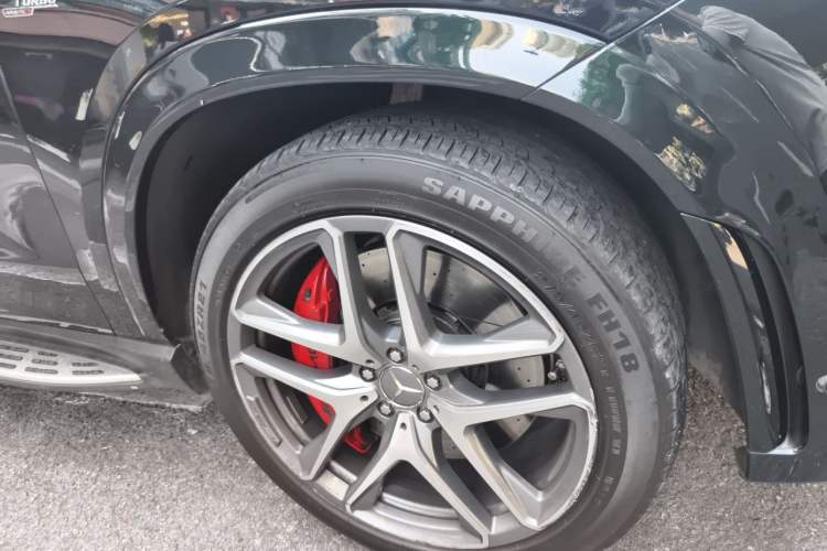 Used Mercedes-Benz GLE AMG 2022 AMG GLE 53 4MATIC+ Right Front Wheel Hub