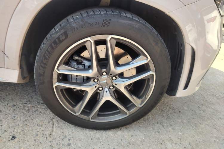 Used Mercedes-Benz GLE AMG 2022 AMG GLE 53 4MATIC+ Right Front Wheel Hub