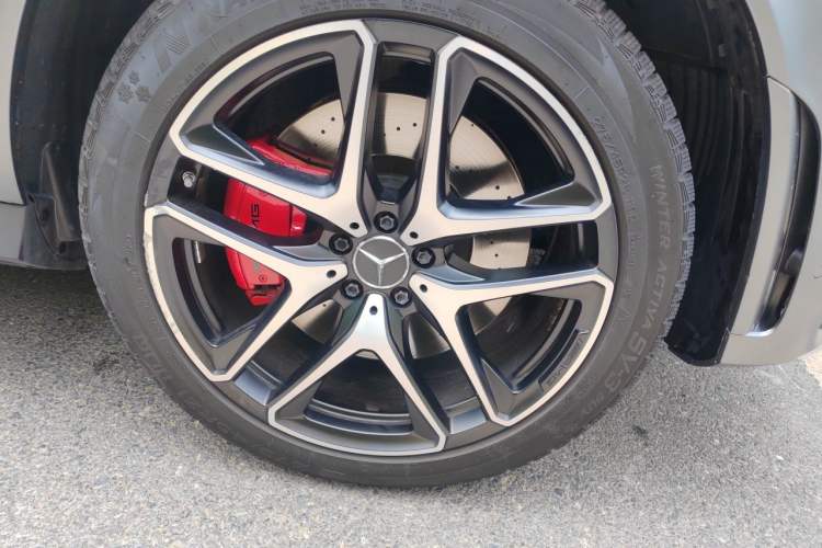 Used Mercedes-Benz GLE AMG 2022 AMG GLE 53 4MATIC+ Right Front Wheel Hub