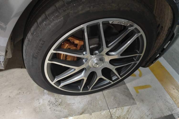 Used Mercedes-Benz GLE AMG 2022 AMG GLE 53 4MATIC+ Right Front Wheel Hub